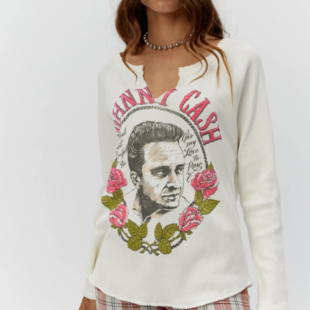 𝗡𝗘𝗪 | 𝗗𝗮𝘆𝗱𝗿𝗲𝗮𝗺𝗲𝗿 Johnny Cash Roses Notch Neck Waffle Knit Thermal